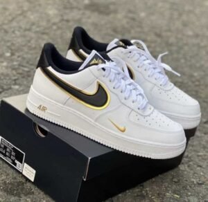 Nike Air Force 1 Low Branco Dupla virgula Preto/Dourado